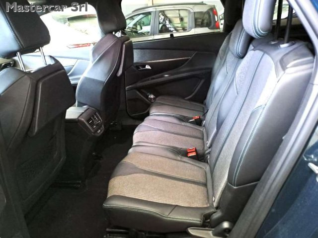 PEUGEOT 5008 usata, con Autoradio