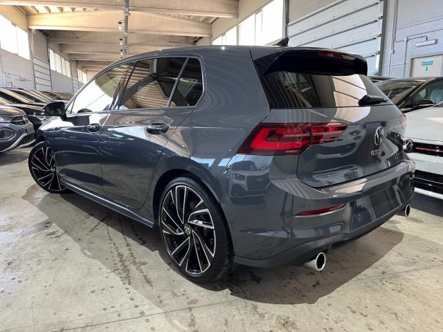 VOLKSWAGEN Golf usata, con Autoradio