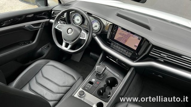 VOLKSWAGEN Touareg usata, con Sistema di navigazione