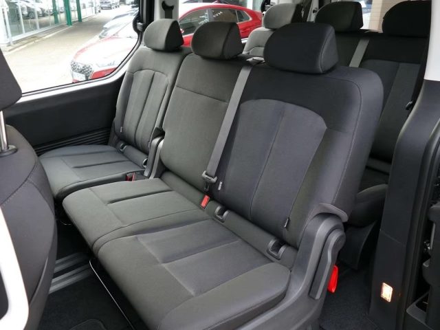 HYUNDAI Staria usata, con Climatizzatore