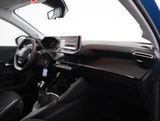 PEUGEOT 208 usata, con Volante in pelle