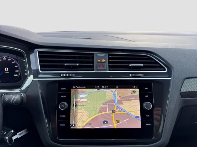 VOLKSWAGEN Tiguan usata, con USB