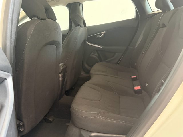 VOLVO V40 usata 19