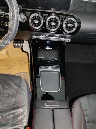 MERCEDES-BENZ A 200 usata, con Touch screen