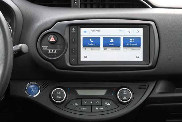 TOYOTA Yaris usata, con USB