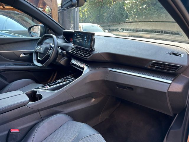 PEUGEOT 5008 usata, con Cerchi in lega