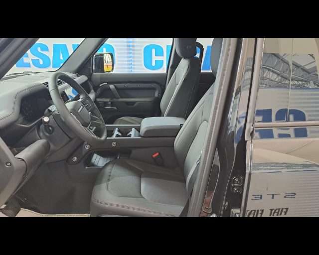 LAND ROVER Defender usata 33