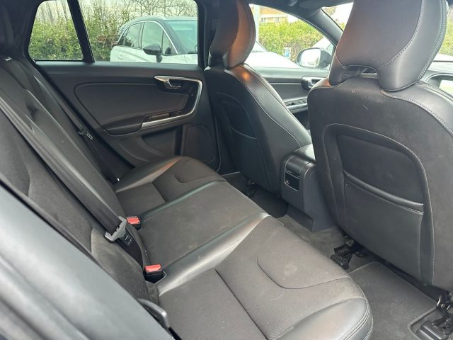 VOLVO V60 Cross Country usata, con Controllo automatico clima