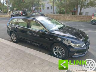 VOLKSWAGEN Passat Variant usata, con Autoradio