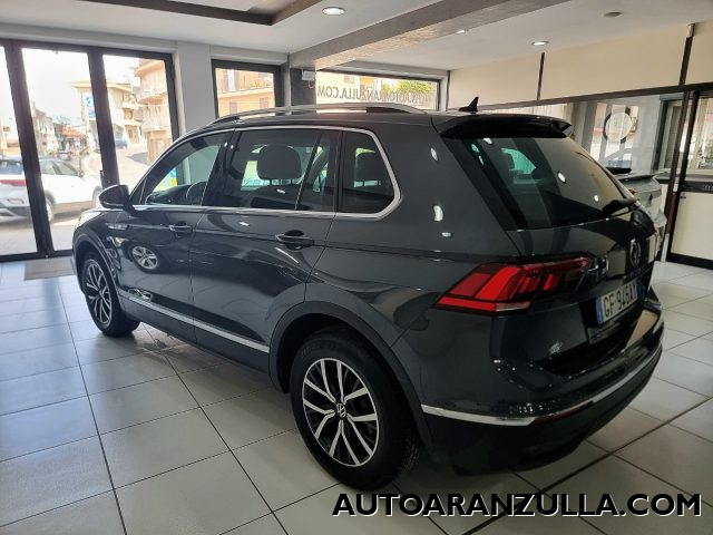 VOLKSWAGEN Tiguan usata, con Autoradio