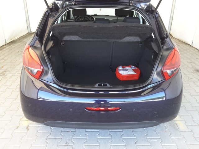 PEUGEOT 208 usata, con Sistema di navigazione