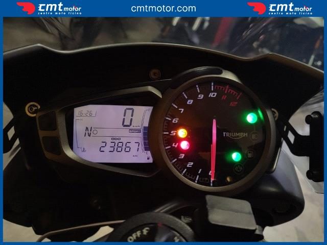 TRIUMPH Speed Triple 1050 usata 4