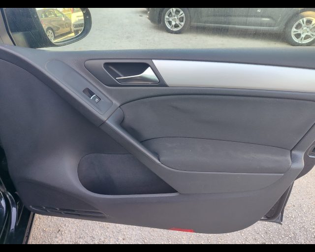 VOLKSWAGEN Golf usata, con Controllo trazione
