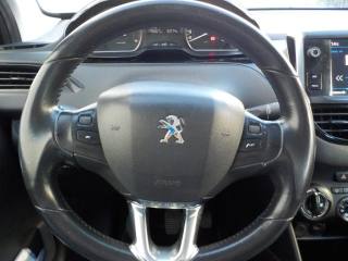 PEUGEOT 208 usata, con Sedile posteriore sdoppiato