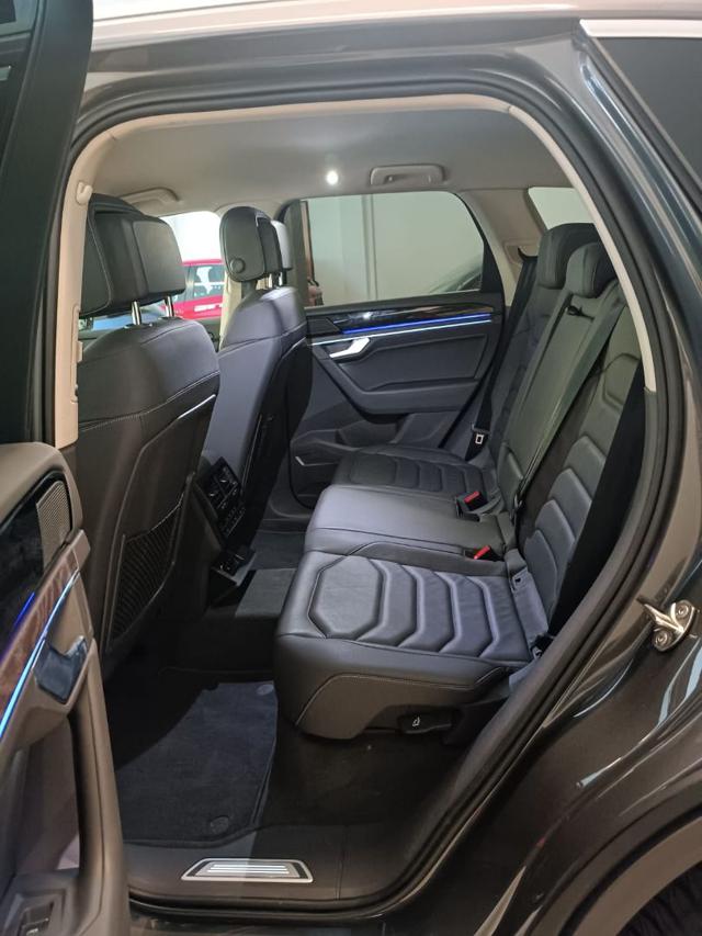 VOLKSWAGEN Touareg usata 33
