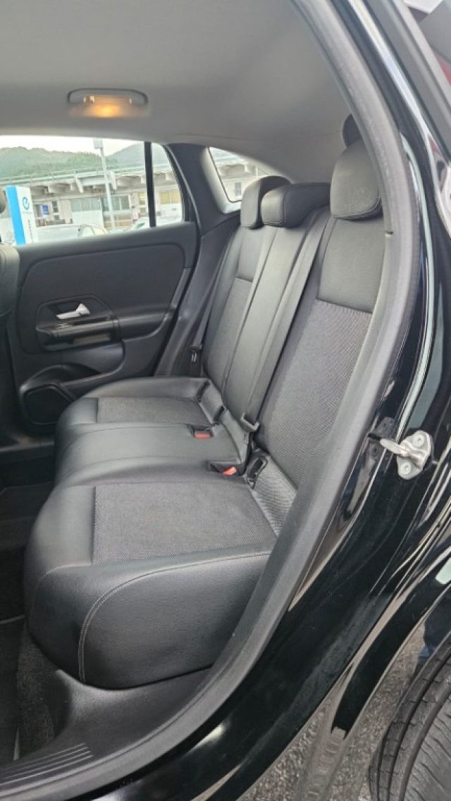 MERCEDES-BENZ GLA 200 usata, con Controllo elettronico della corsia