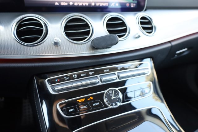 MERCEDES-BENZ E 220 usata, con Bracciolo