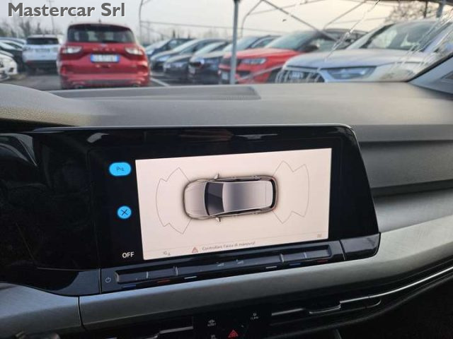 VOLKSWAGEN Golf usata, con USB