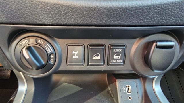 NISSAN Navara usata, con ESP