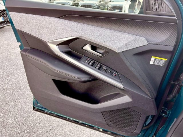 PEUGEOT 3008 usata, con Sensori di parcheggio posteriori