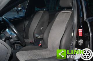 VOLKSWAGEN Golf usata, con USB