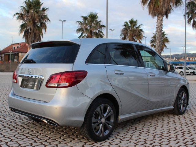 MERCEDES-BENZ B 180 usata, con Alzacristalli elettrici