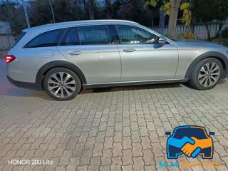 MERCEDES-BENZ E 220 usata, con Cerchi in lega
