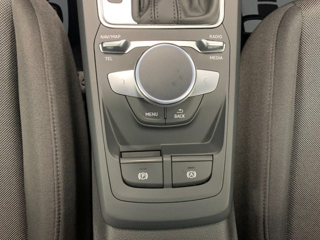 AUDI Q2 usata, con USB