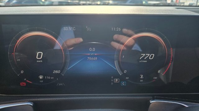 MERCEDES-BENZ GLB 200 usata, con Fari LED