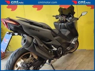 YAMAHA T-Max 560 usata 8