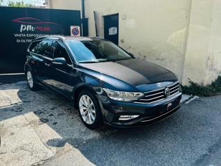VOLKSWAGEN Passat Variant usata, con Airbag laterali