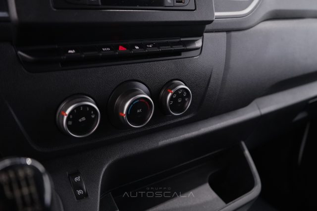 RENAULT Master usata, con Autoradio digitale