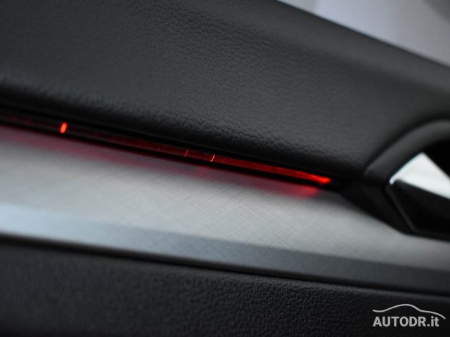 VOLKSWAGEN Golf usata, con Hill holder