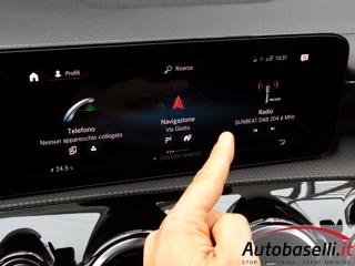 MERCEDES-BENZ CLA 180 usata, con Telecamera per parcheggio assistito