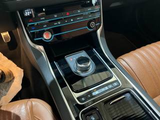 JAGUAR XF usata, con Climatizzatore