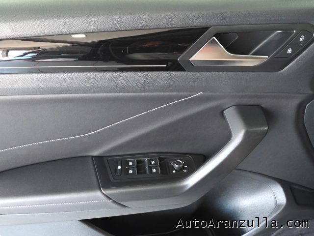 VOLKSWAGEN T-Roc usata, con Touch screen