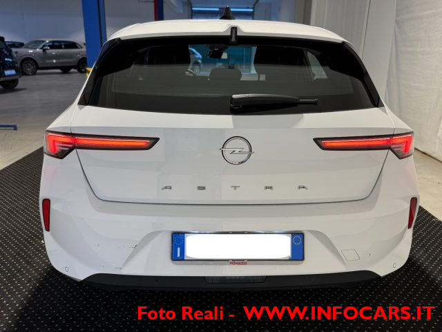 OPEL Astra usata, con Fari LED