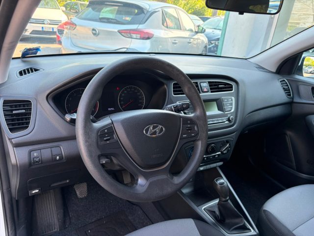 HYUNDAI i20 usata, con Climatizzatore