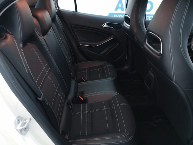 MERCEDES-BENZ GLA 200 usata 16