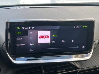 PEUGEOT 2008 usata, con Volante in pelle