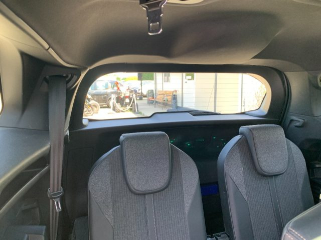 PEUGEOT 5008 usata, con Controllo trazione