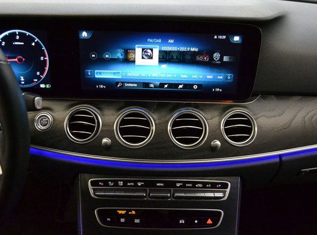 MERCEDES-BENZ E 220 usata, con Cerchi in lega