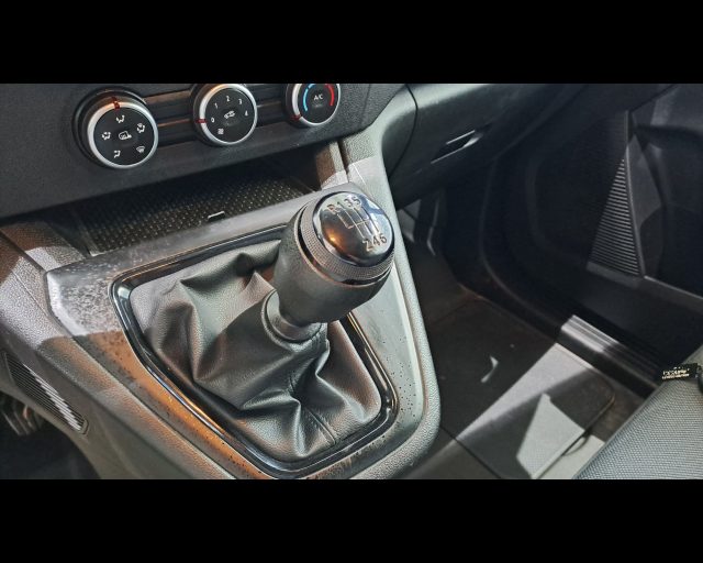 RENAULT Kangoo usata, con USB