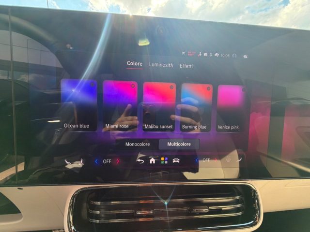MERCEDES-BENZ GLB 200 usata, con Touch screen
