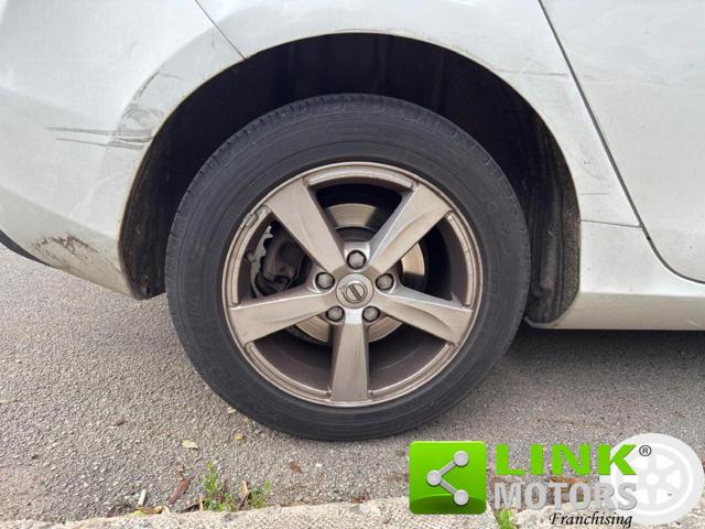 VOLVO V40 Cross Country usata 21