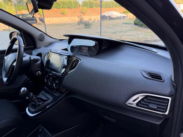 LANCIA Ypsilon usata, con Volante in pelle