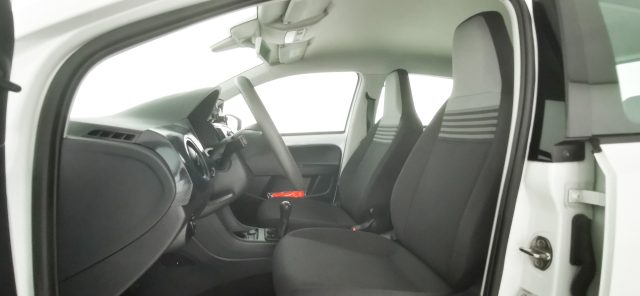 VOLKSWAGEN up! usata 55