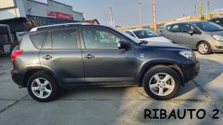 TOYOTA RAV 4 usata, con Airbag