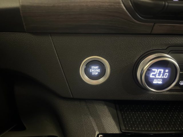 RENAULT Kangoo usata, con Autoradio digitale