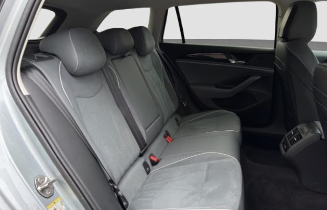 VOLKSWAGEN Passat usata, con Park Distance Control